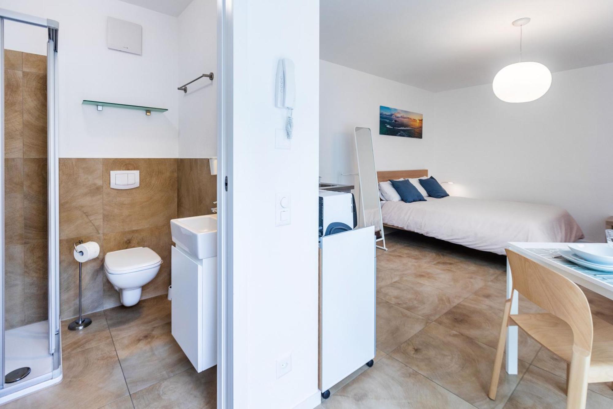 Easy Flat Vezia, Indipendent Entrance, Free Parking Apartment Lugano Ruang foto